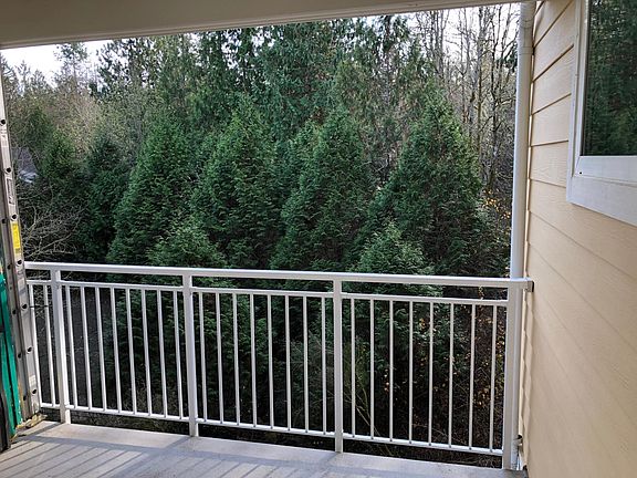 3rd image of 503 225th Ln NE APT F203