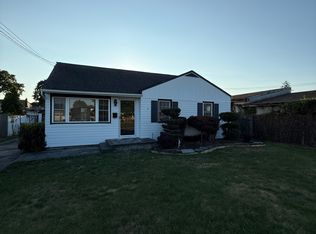 (Undisclosed Address), Farmingdale, NY 11735