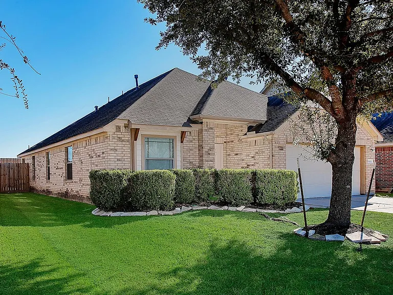 9606 Arched Oak Dr — Photo 2