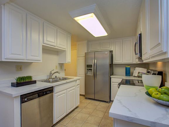 5th image of 2947 Shannon Ct