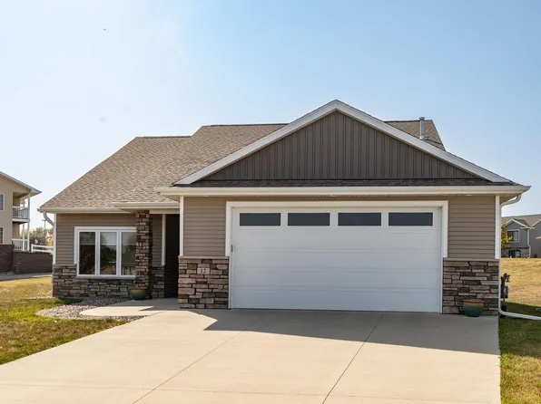 12 Abbey Ln NW, Kasson, MN 55944