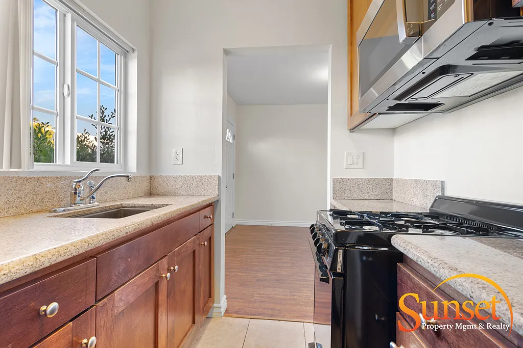 1 bed, 450 sqft, $1,595 — Photo 4