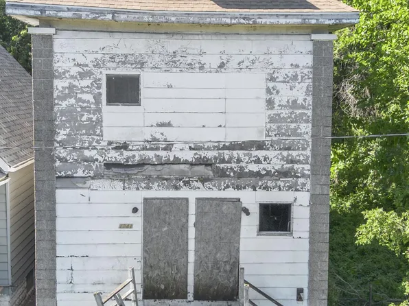 1241 W 17th Ave, Gary, IN 46407