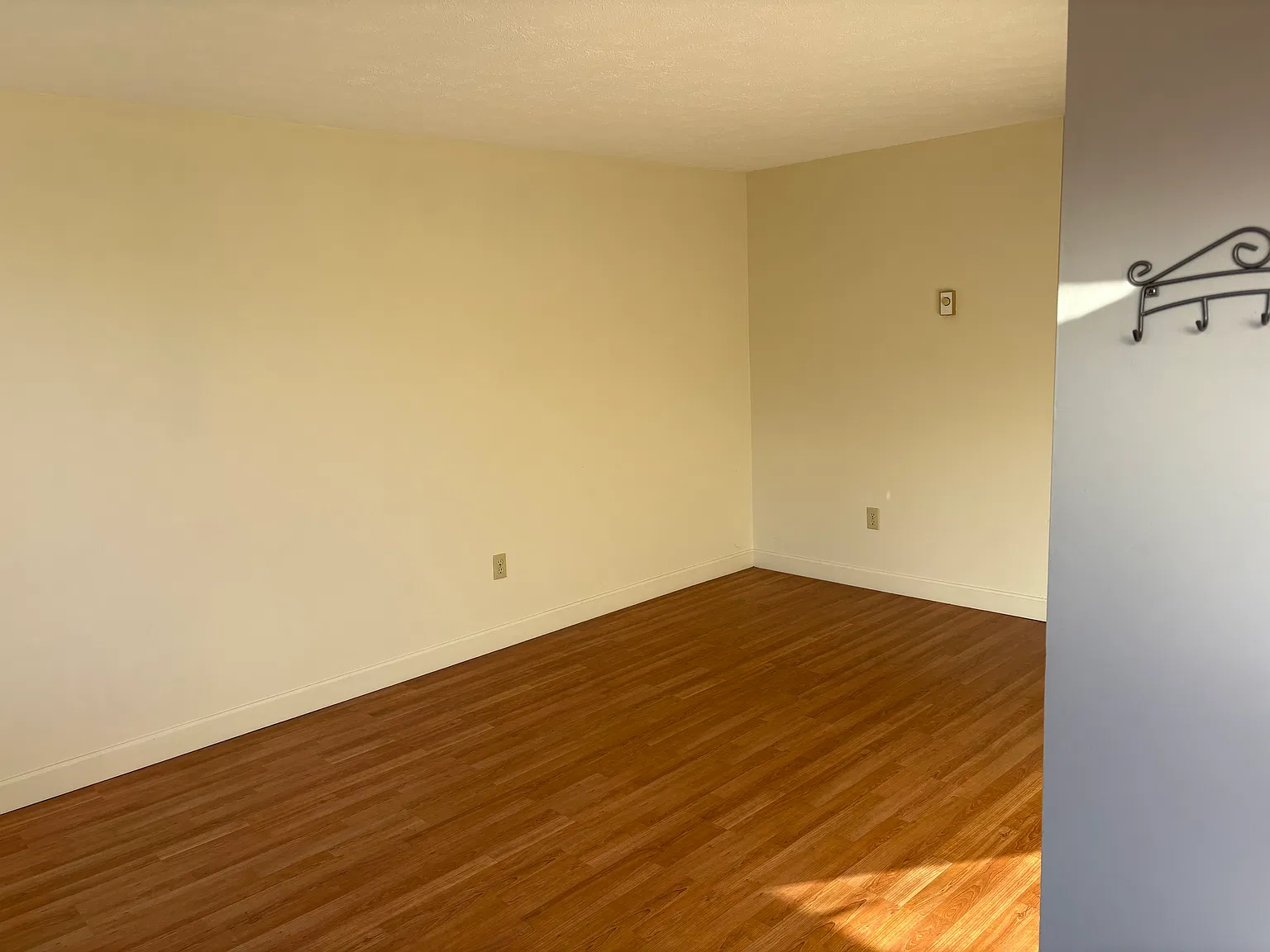 2 bed, 660 sqft, $2,100 — Photo 4