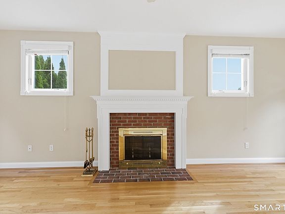 5th image of 12 Tarragon Drive