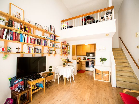2nd image of 4085 Porte La Paz Unit 187