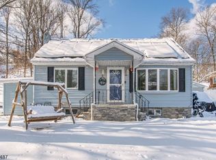 26 Hickory Ave, West Milford Twp., NJ 07480