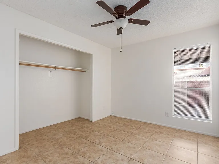 615 N Arrowhead Dr — Photo 21