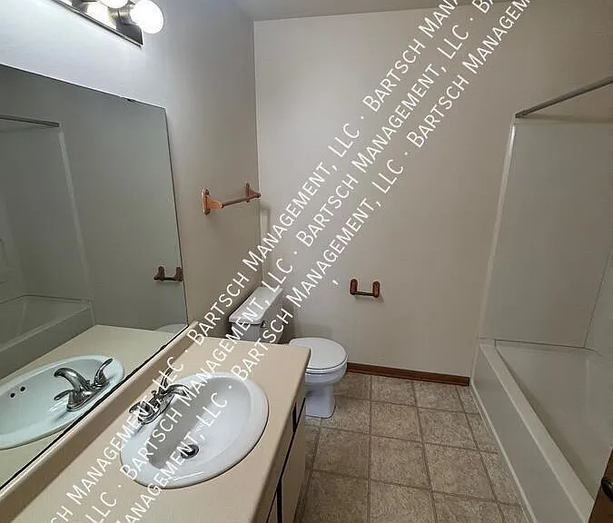 1012 Riverbend Dr #207 — Photo 15