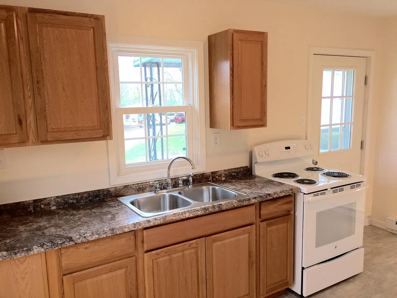 240 Tenny Ave — Photo 3