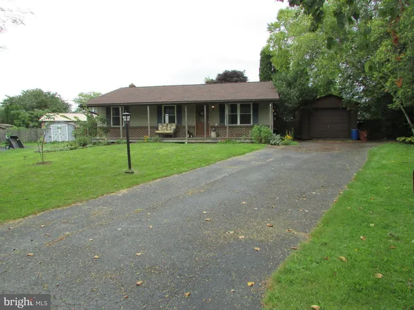 207 Jennifer Cir, Pleasant Gap, PA 16823