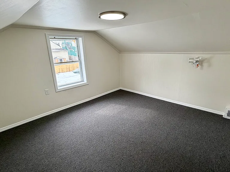 191 Parkinson Ave — Photo 9