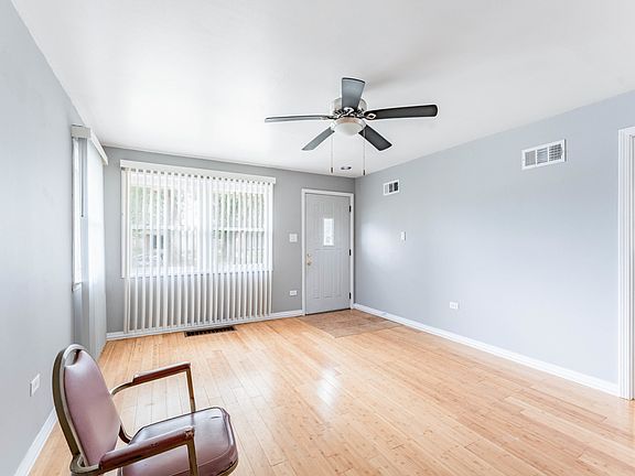 4th image of 14732 Dorchester Ave