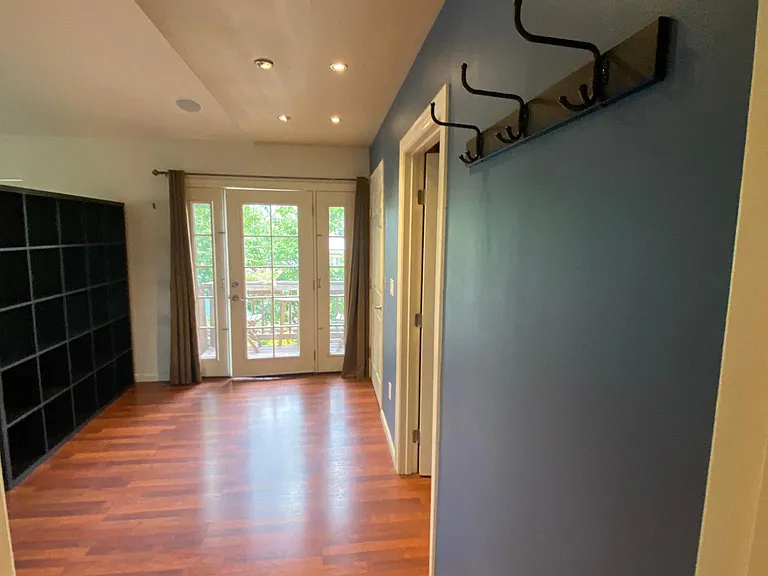 555 S K St #B — Photo 2