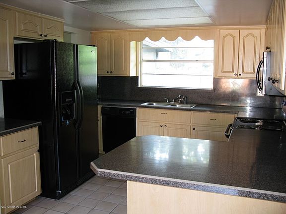 3rd image of 8579 Boxberry Ln