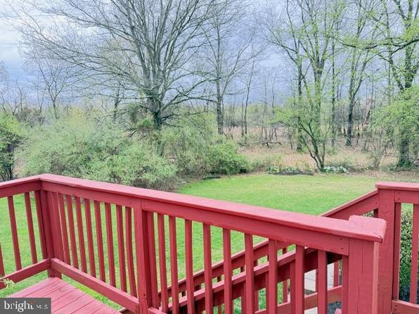 377 Dewsbury Pl, Blue Bell, PA 19422