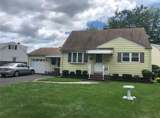 16 Putnam Ave, Edison, NJ 08817