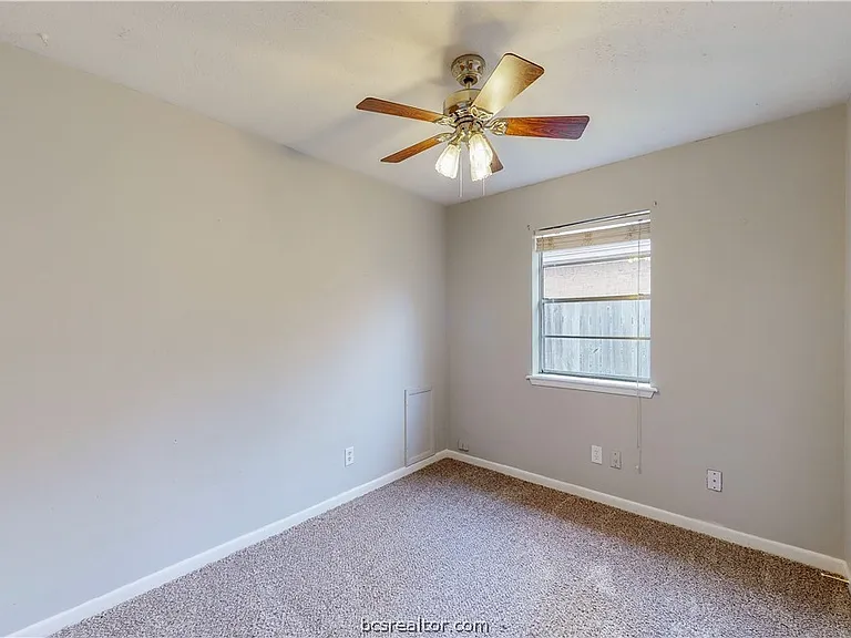 1107 Braeswood Dr — Photo 35