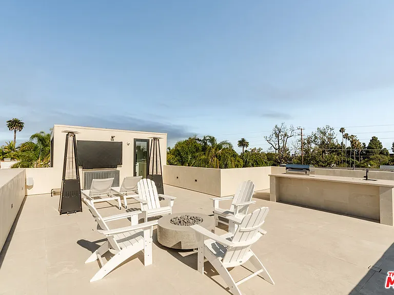 819 N Ogden Dr — Photo 33