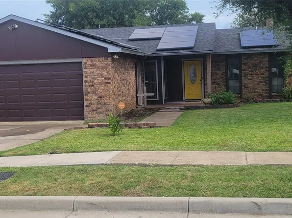 2103 Newbury Dr, Arlington, TX 76014