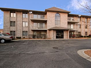 1053 Ashley Ct S APT 3B, Lockport, IL 60441