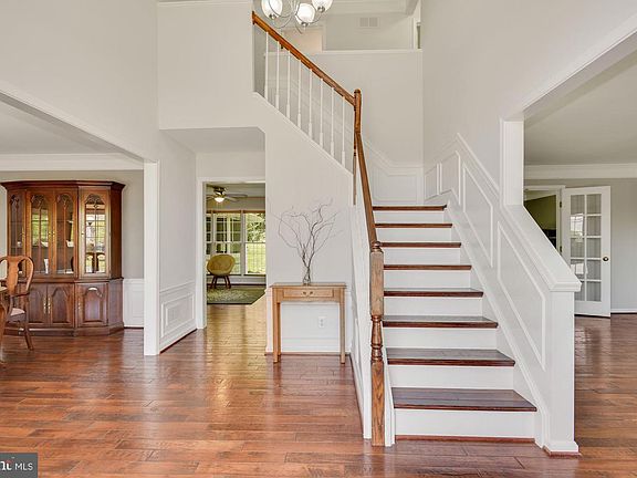 2nd image of 8392 Westpointe Dr