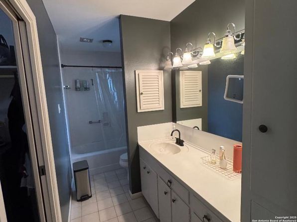 204 Hampshire, Victoria, TX 77904