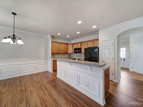 3rd image of 1554 River Bend Blvd