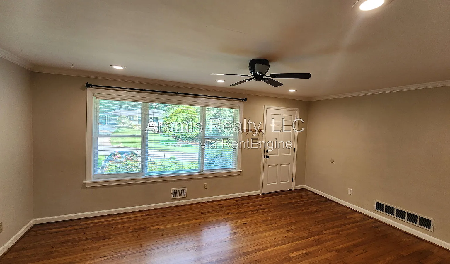 4 bed, 1.5 bath, 1288 sqft, $2,350 — Photo 3