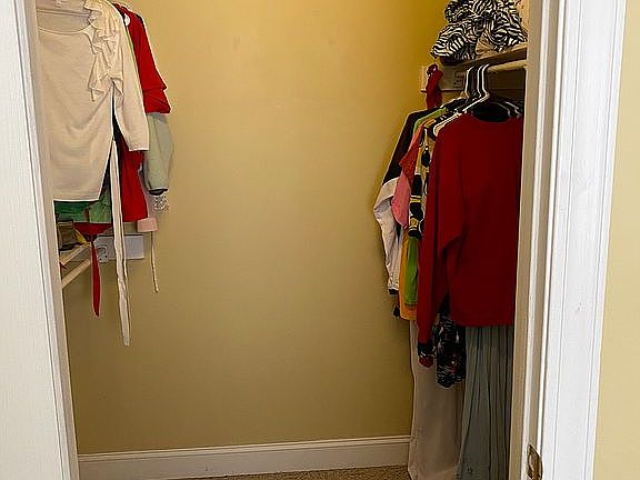 Walk In Closet 1