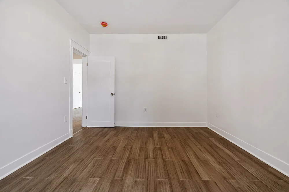 3 bed, 1400 sqft, $3,500 — Photo 4