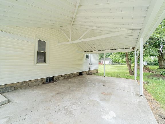 5th image of 1024 E Fort Wayne St