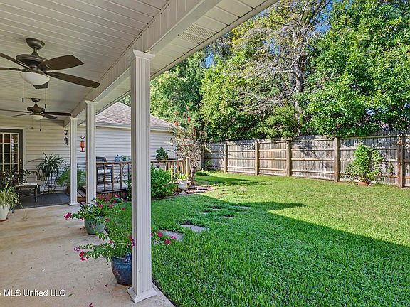4th image of 757 Waters View Dr