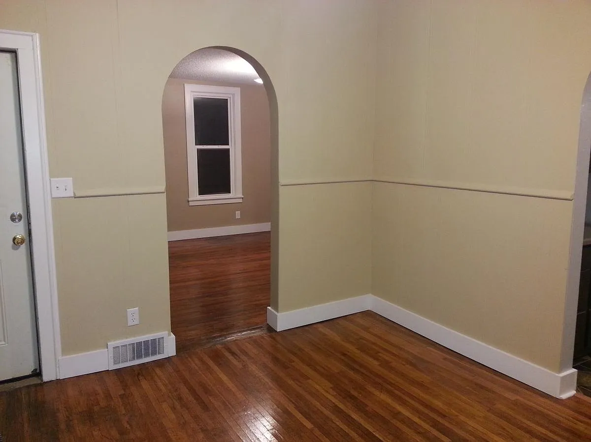 323 W Wheeler Ave — Photo 3