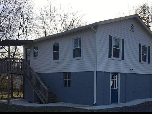 5th image of 127 E Woodrow St