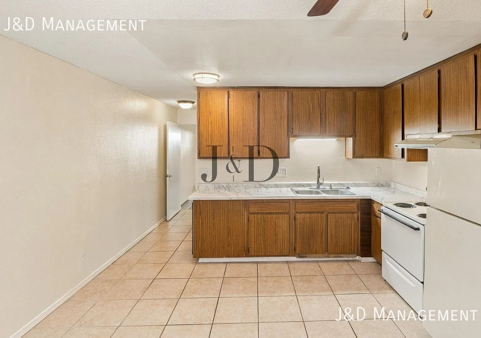 Charming 1-Bedroom Apartment with Private Patio in a Gated 55+ Community! — Photo 3
