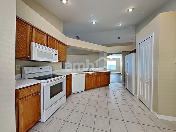 3rd image of 12723 Lake Vista Dr