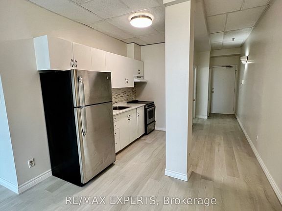 4th image of 8 Main St S #202