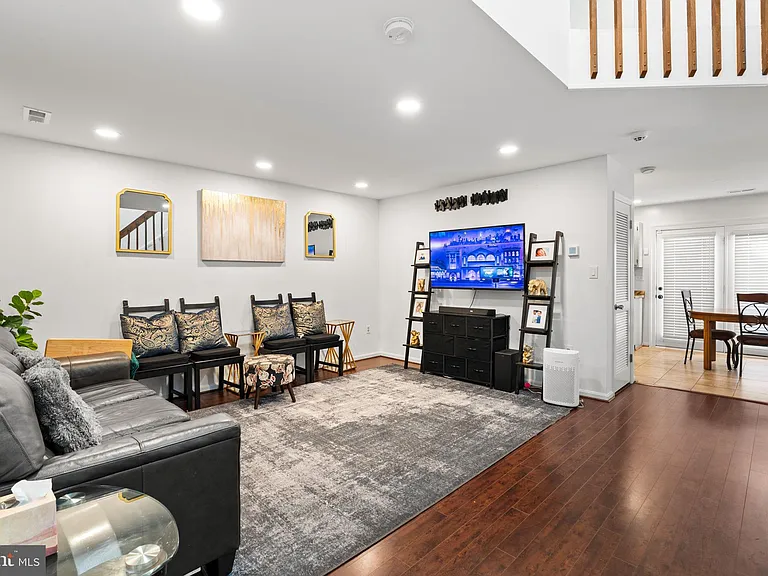 3218 Westdale Ct — Photo 10