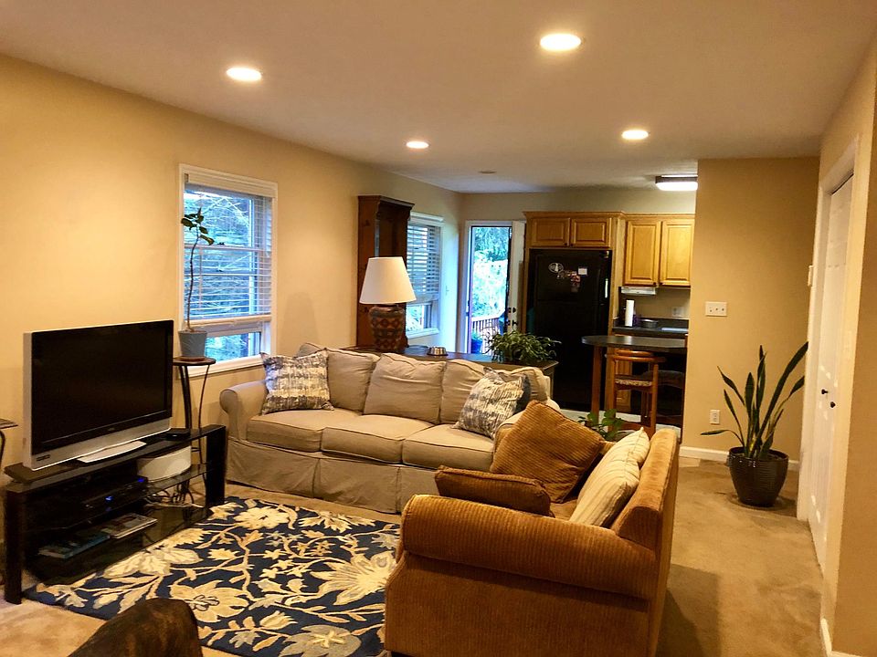 2nd image of 306 Margot Rd #1