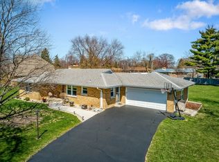 21W170 Woodview Dr, Itasca, IL 60143