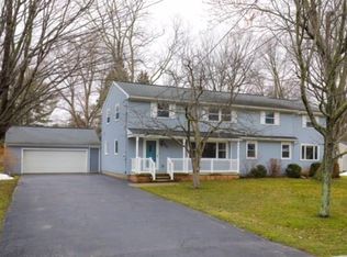 796 Embury Rd, Penfield, NY 14526