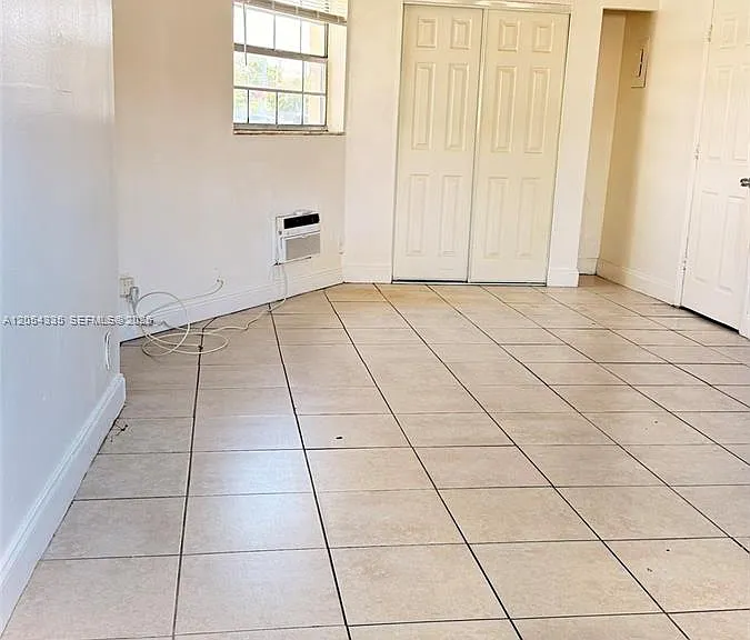 978 SW 10th Dr #10 — Photo 3
