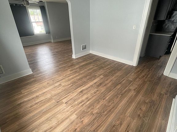 4th image of 434 Victoria Blvd Floor 2