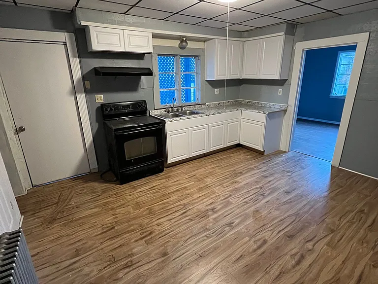 1200 Providence Rd — Photo 3