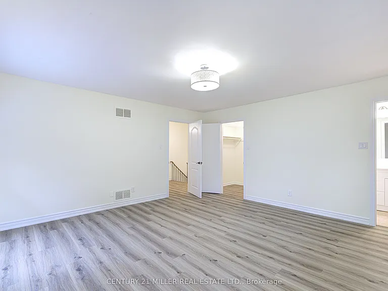 163 Castle Cres — Photo 25