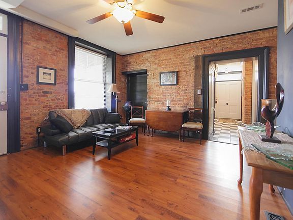 Den Showing Entryway to The White Swan Suite