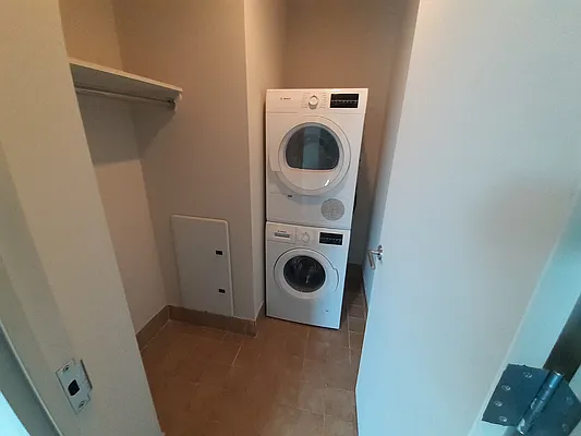 Rented by Reginald Jacobs | media 25