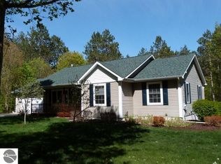 9151 Green Briar Rd, Lake Ann, MI 49650