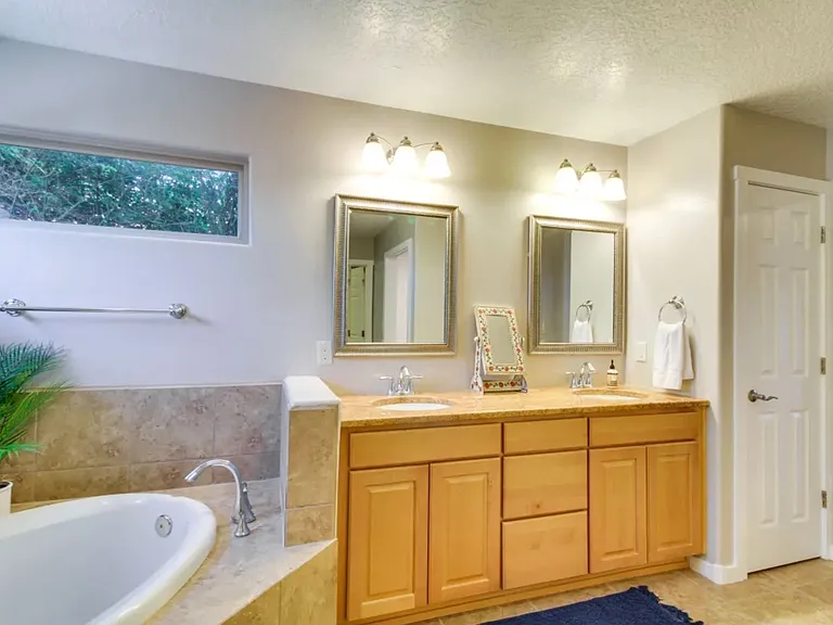 2327 Stieglitz Ave SE — Photo 41